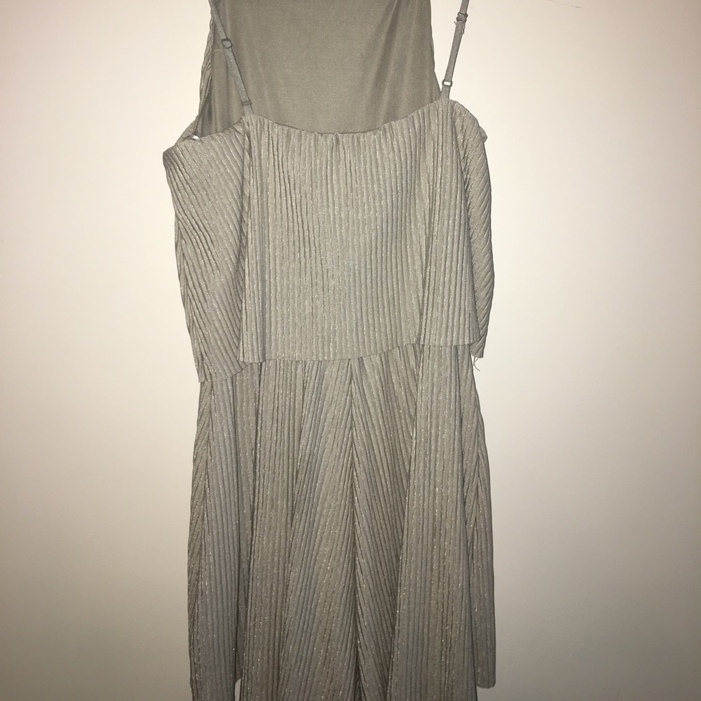 Grey Ruffle Romper - Picture 4 of 4